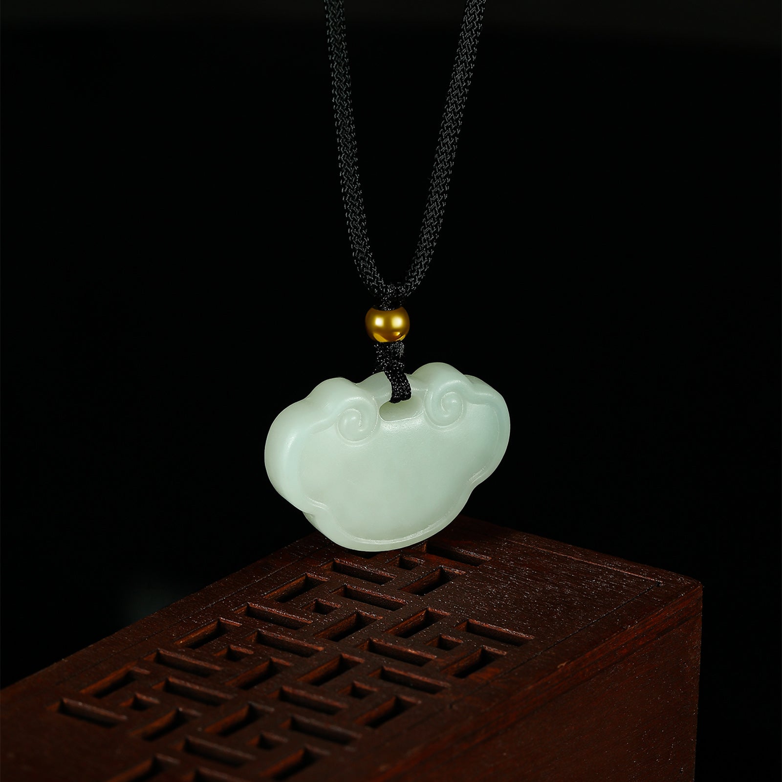 999.9 24K Gold Pendant Necklace Heitian Jade 0.09-0.11g Ruyi 如意 Y048706