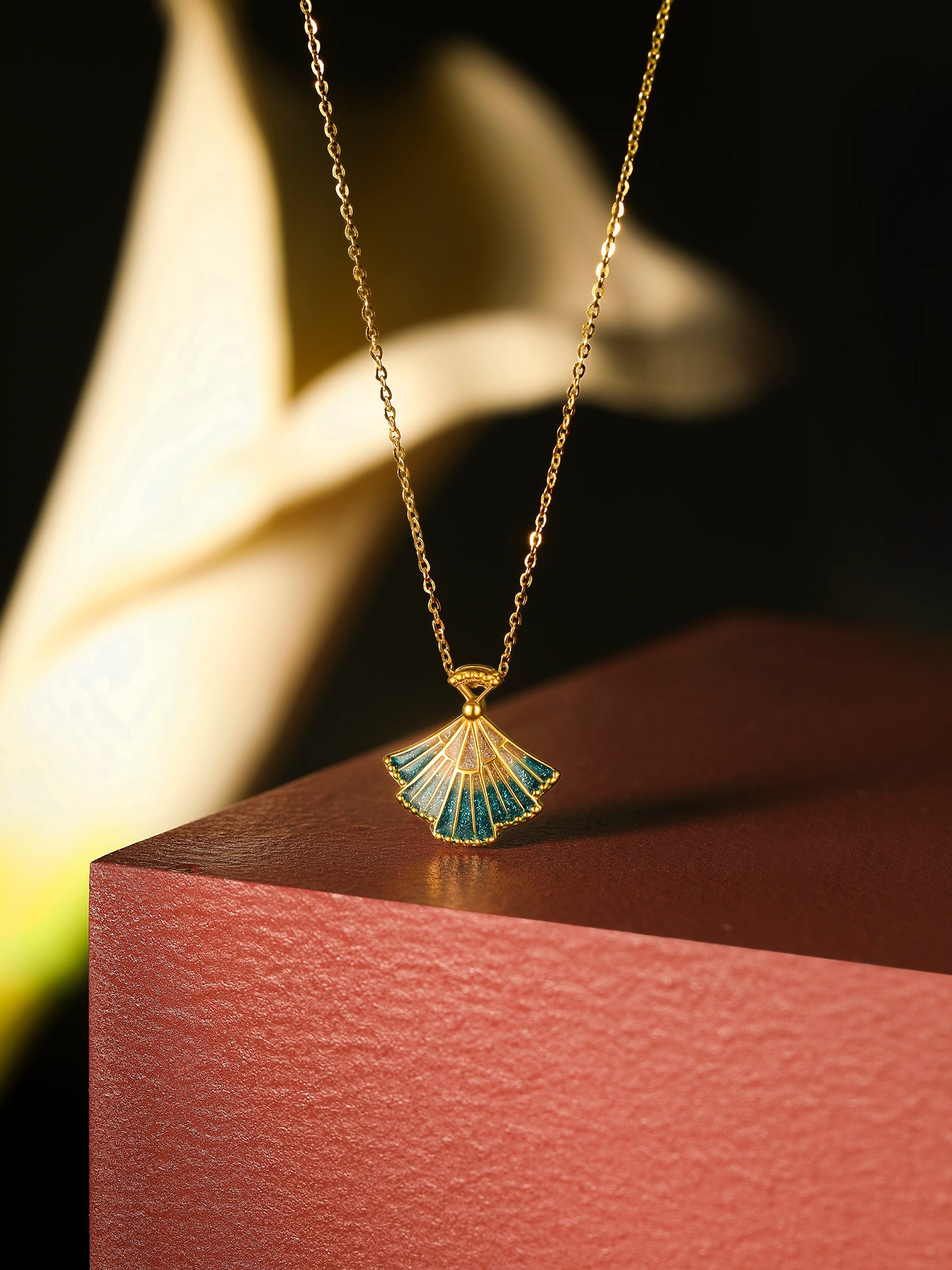 "infinite" 24K Gold Pendant Necklace 2.8-3.4g A069667