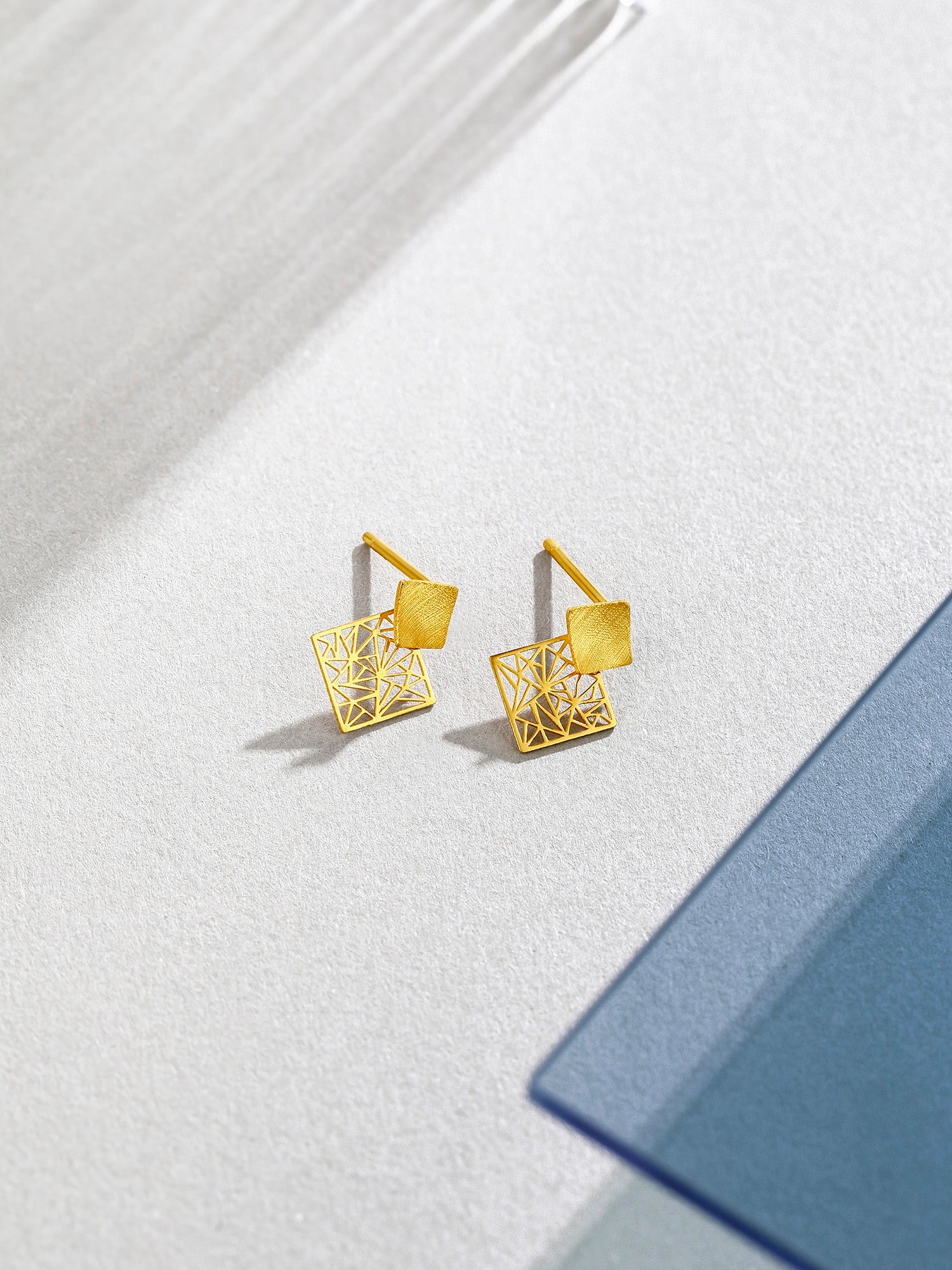 "infinite" 24K Gold Earrings 0.8-1.4g A099566
