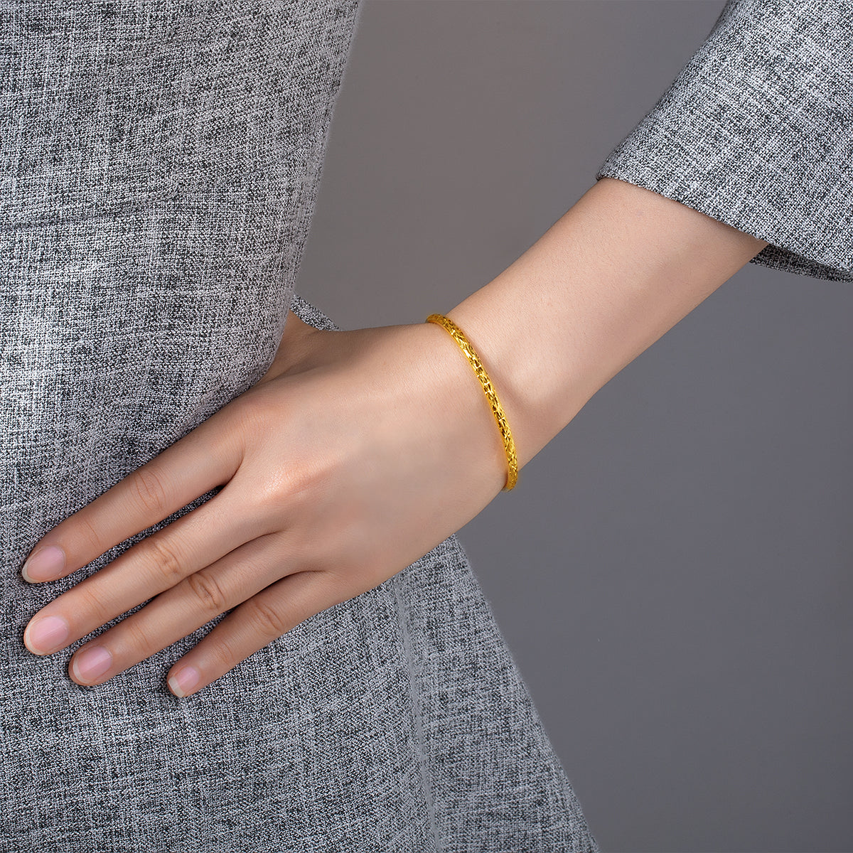 999 24K Gold Bangle Bracelet 15-17g AA102805