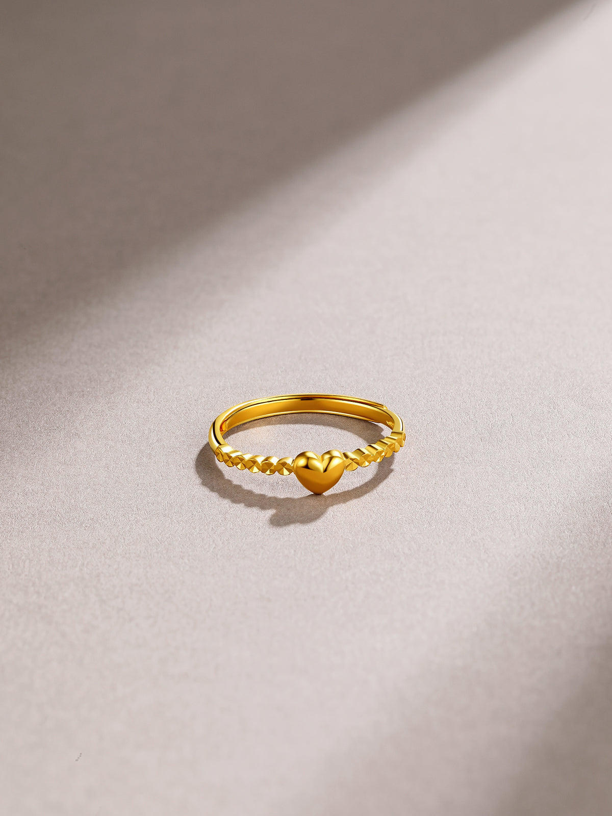 999 24K Gold Ring Heart 1.7-2.2g A018938