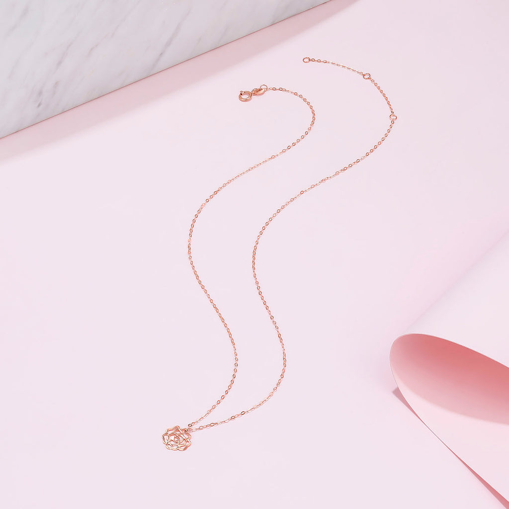   18K Rose Gold Pendant Necklace              Flower 0.59-0.89g KI066879