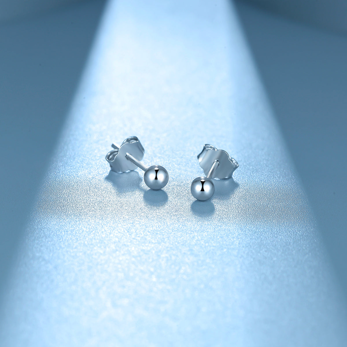 950 Platinum Earrings 1.2-1.4g PT091663