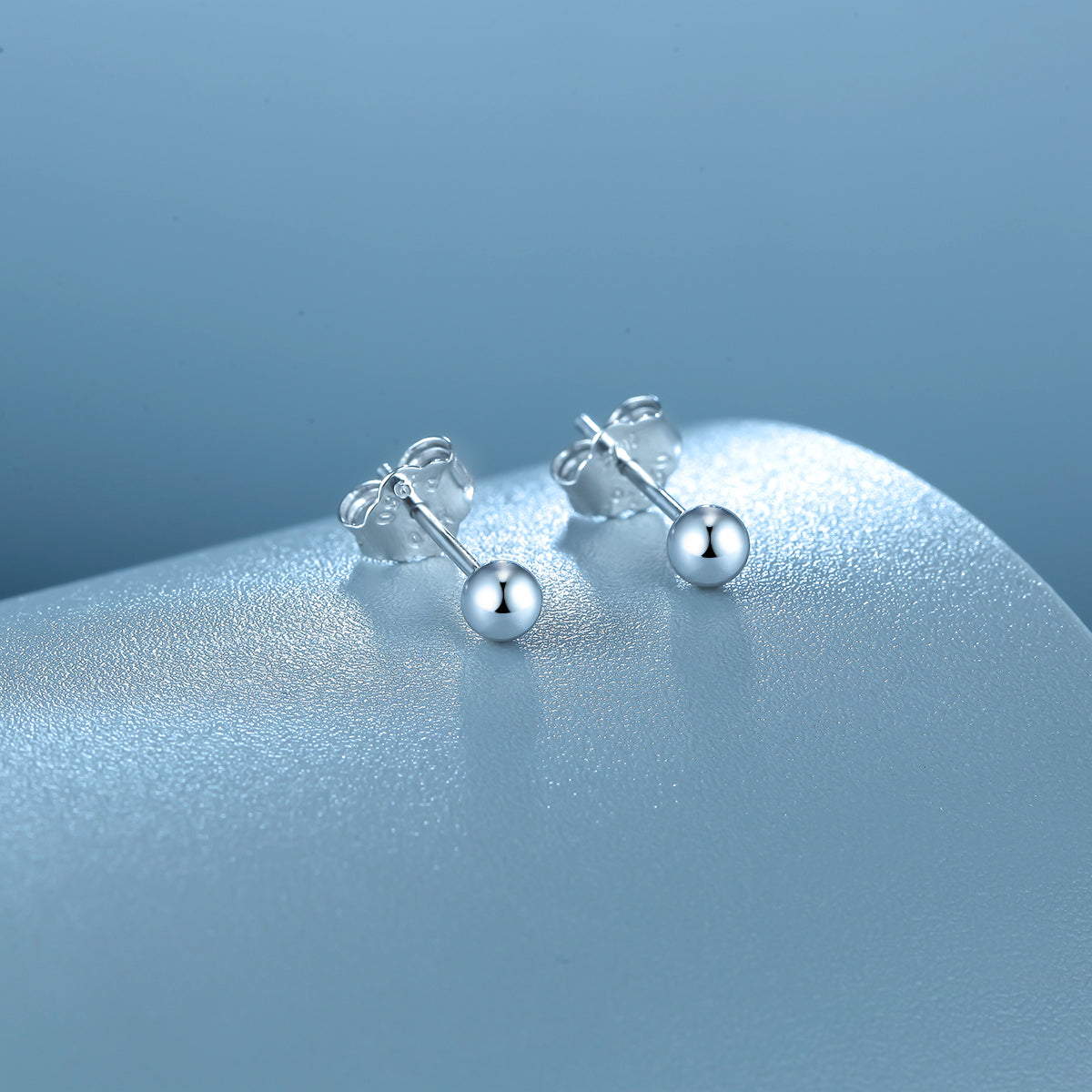 950 Platinum Earrings 1.2-1.4g PT091663