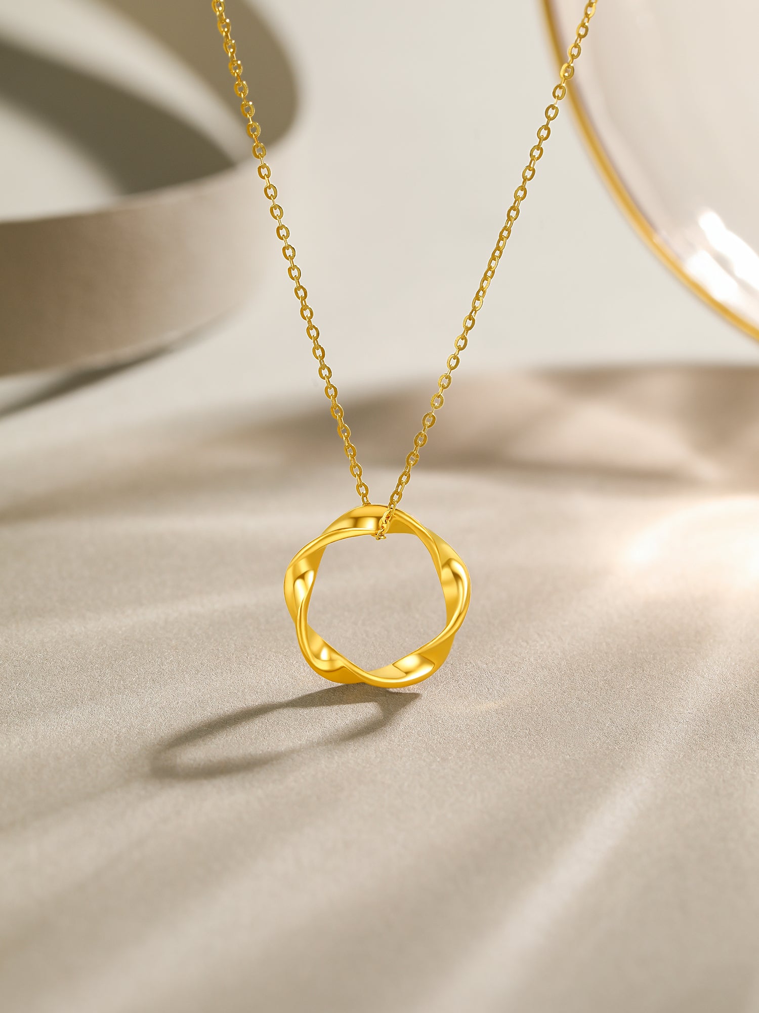 "Infinite" 24K Gold Pendant Mobius strip 1.35-1.65g A0411001