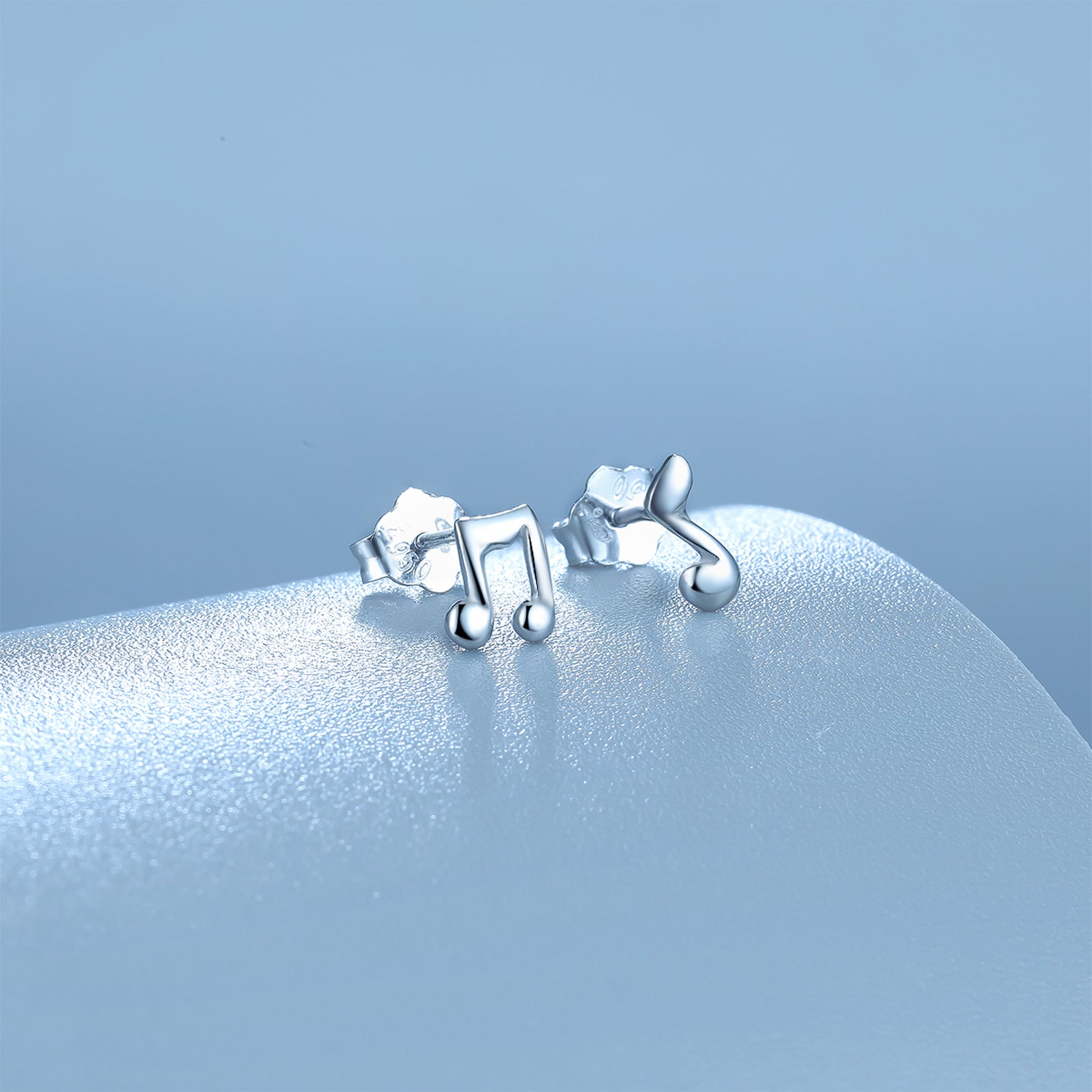 950 Platinum Earrings 1.2-1.4g PT092069